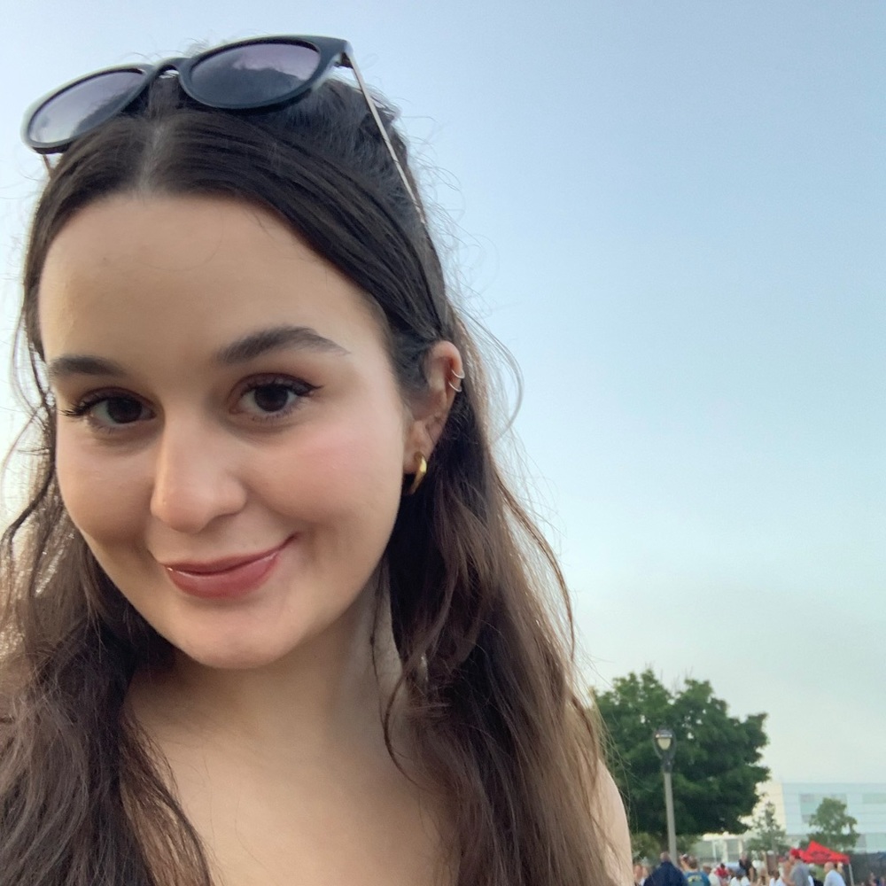 Meet your Posher, Alyssa